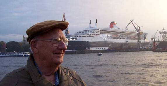 papa-qm2.jpg